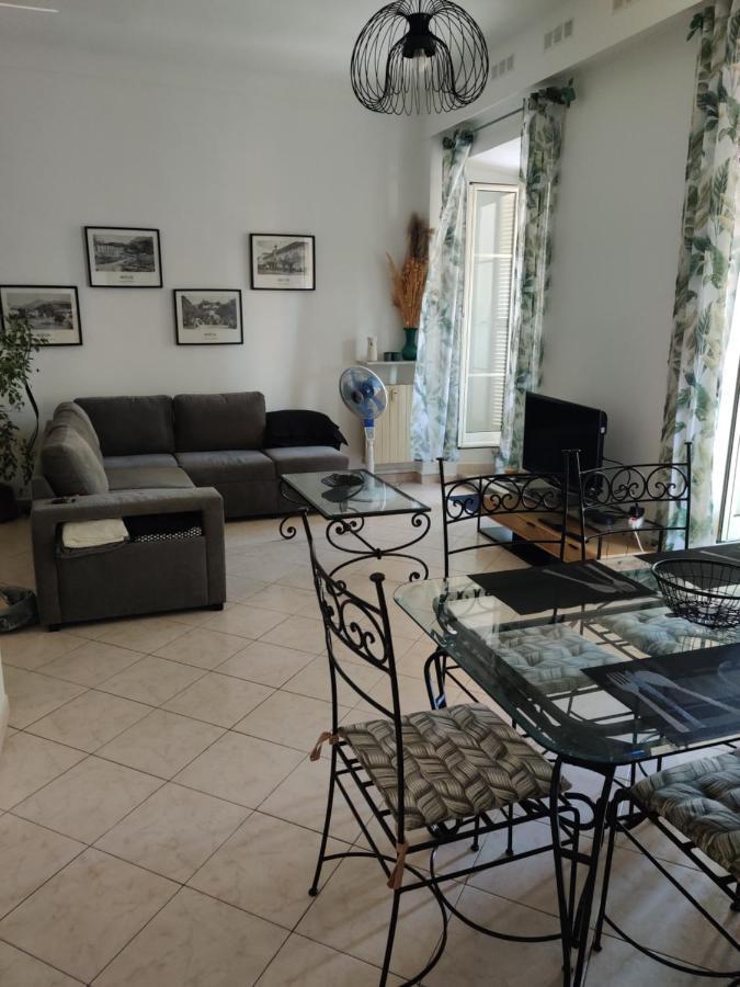 La Perle Du Louvre Appartement Menton Buitenkant foto